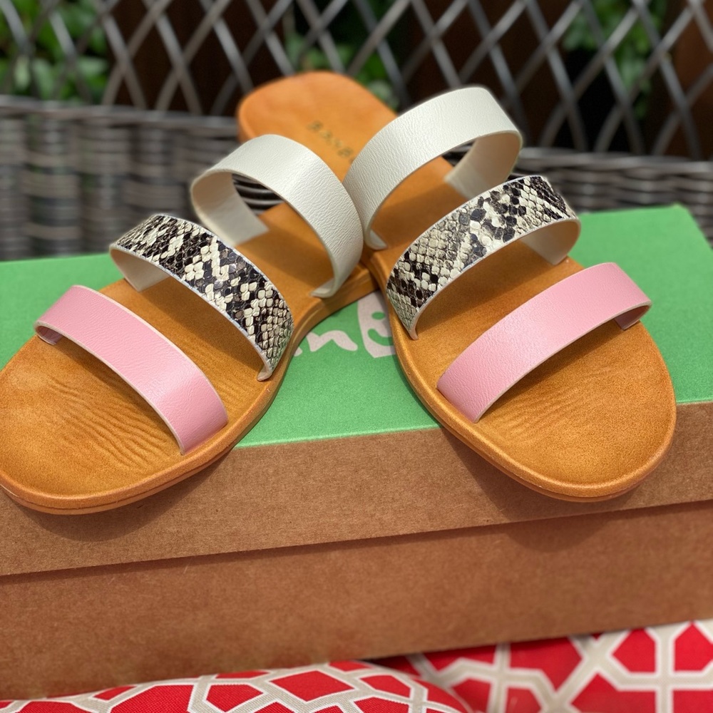 Women’s brand new 3 strap Bamboo summer sandals size 7.5.